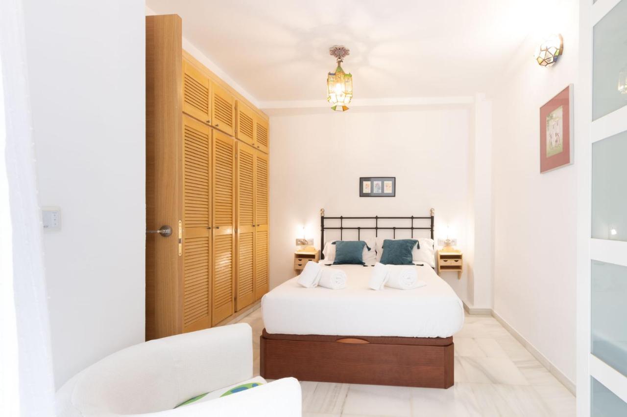Goles Courtyard With Parking By Valcambre Apartman Sevilla Kültér fotó