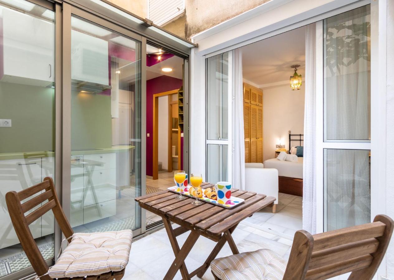 Goles Courtyard With Parking By Valcambre Apartman Sevilla Kültér fotó